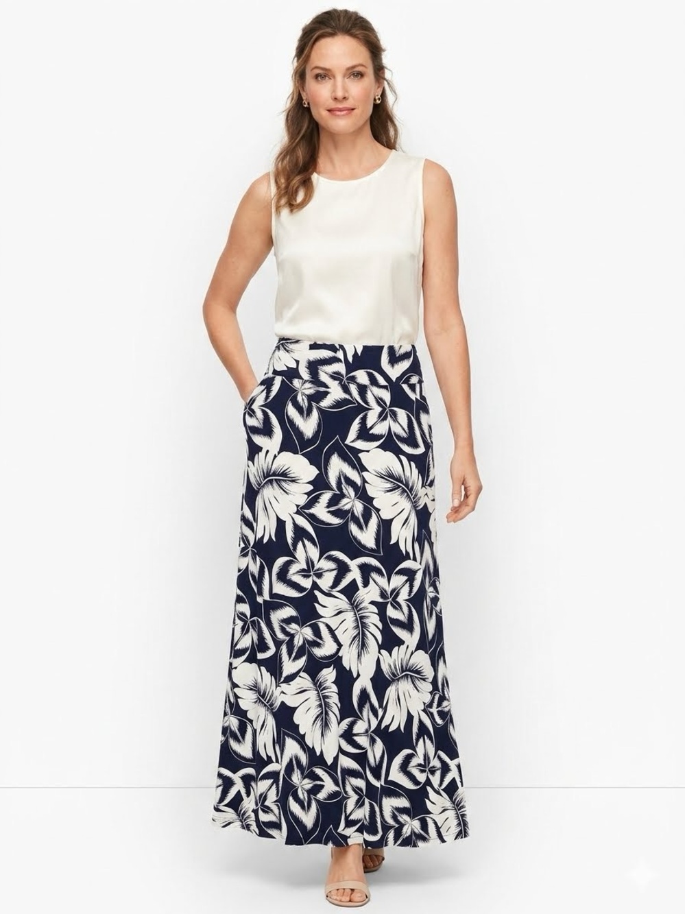 Talbots Tropical Print Blue and White Pull On Knit Maxi Skirt Size M Coastal